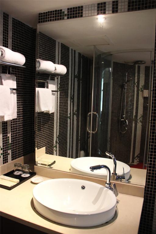 Manhattan Jinling Hotel Σανγκάη Δωμάτιο φωτογραφία
